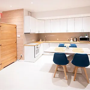מלון דירות Jacuzzi Prestige