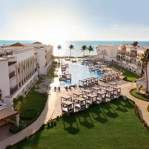 אתר נופש Hilton Playa Del Carmen, An Adult Only